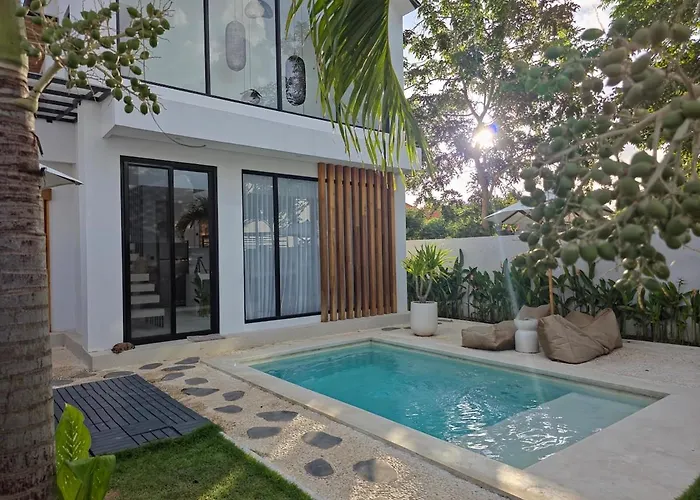 & Wood Oasis , Spacious With Pool