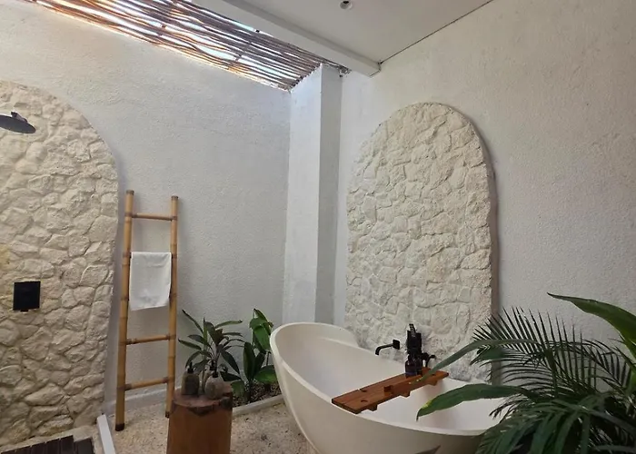 & Wood Oasis , Spacious With Pool * Uluwatu