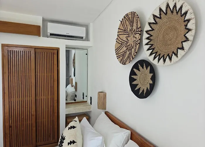Ferienhaus & Wood Oasis , Spacious With Pool Uluwatu