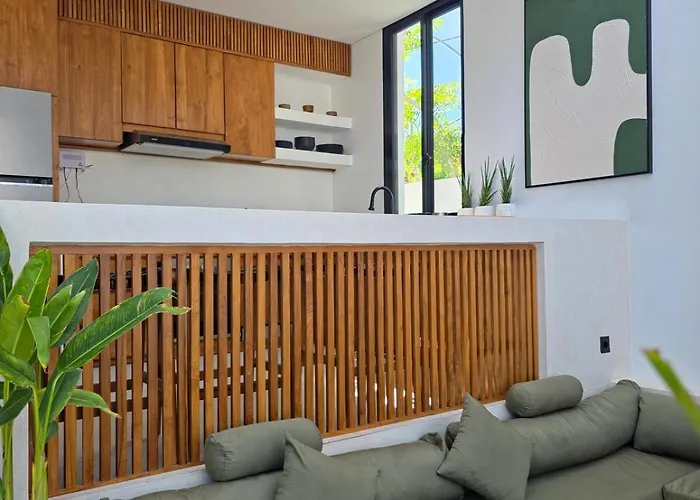 & Wood Oasis , Spacious With Pool Ferienhaus Uluwatu