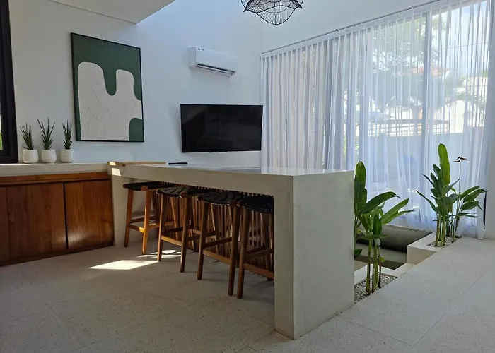 & Wood Oasis , Spacious With Pool Ferienhaus Uluwatu